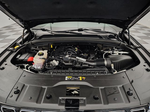Used 2023 Jeep Grand Cherokee Limited AWD/4WD image 17