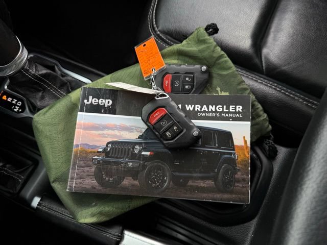 Used 2021 Jeep Wrangler Unlimited Sahara w/ Uconnect 4C Nav & Sound Group AWD/4WD image 5