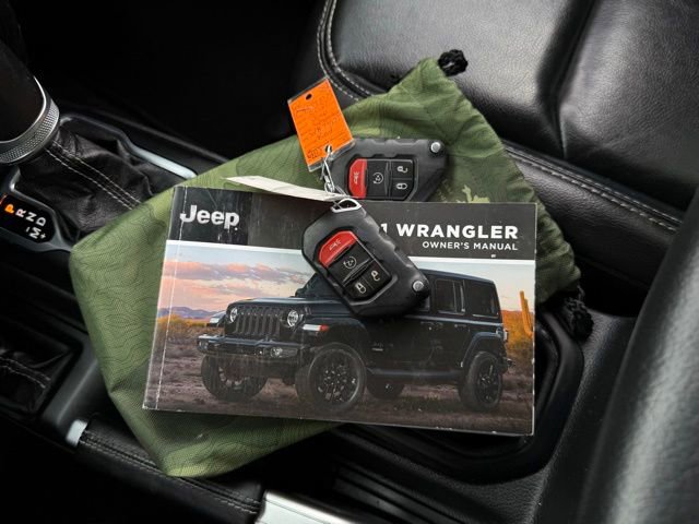 Used 2021 Jeep Wrangler Unlimited Sahara w/ Uconnect 4C Nav & Sound Group AWD/4WD image 5
