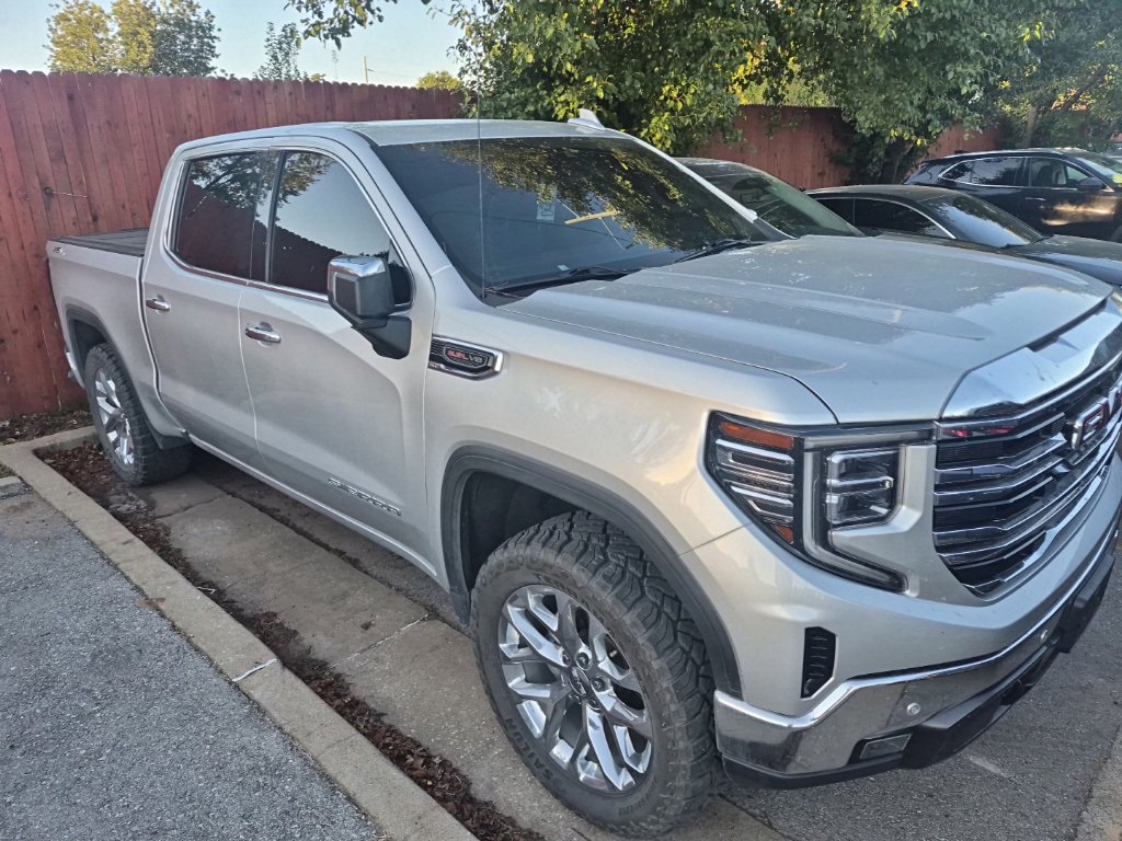 Used 2022 GMC Sierra 1500 SLT w/ SLT Premium Plus Package AWD/4WD image 30