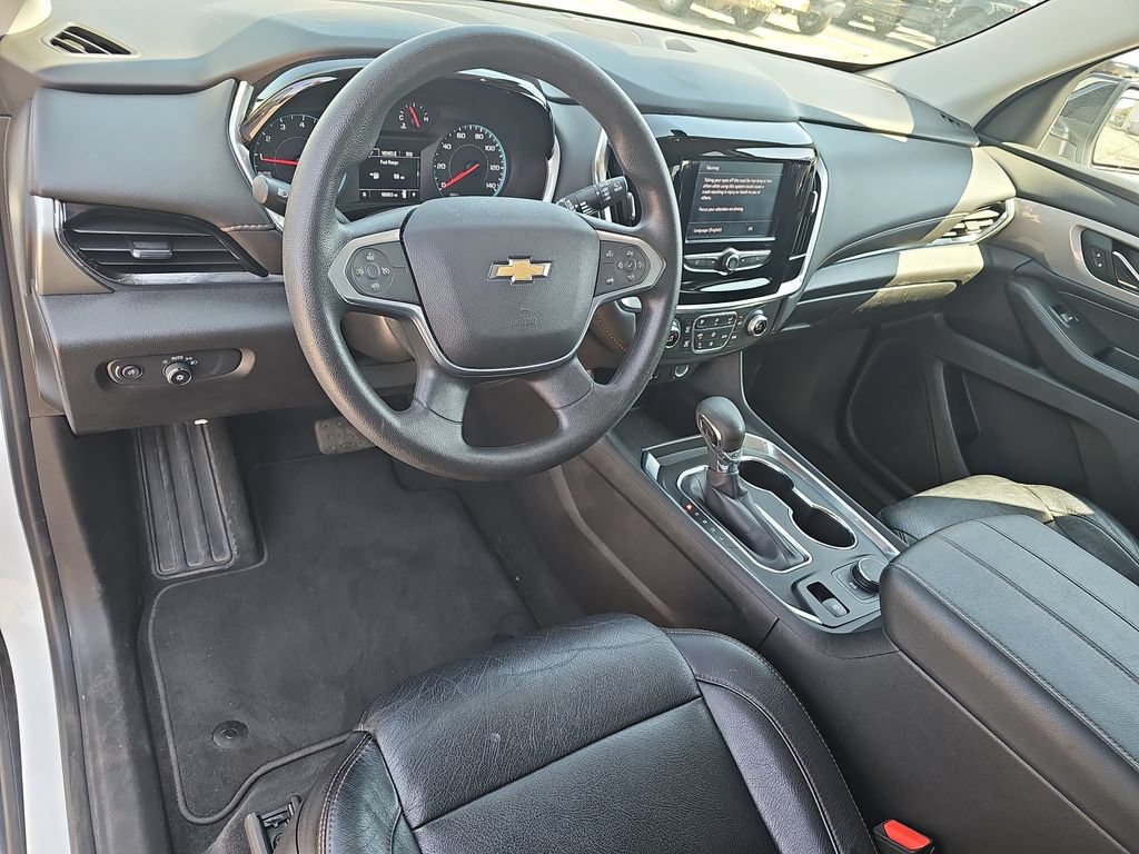 Used 2021 Chevrolet Traverse LS FWD image 16