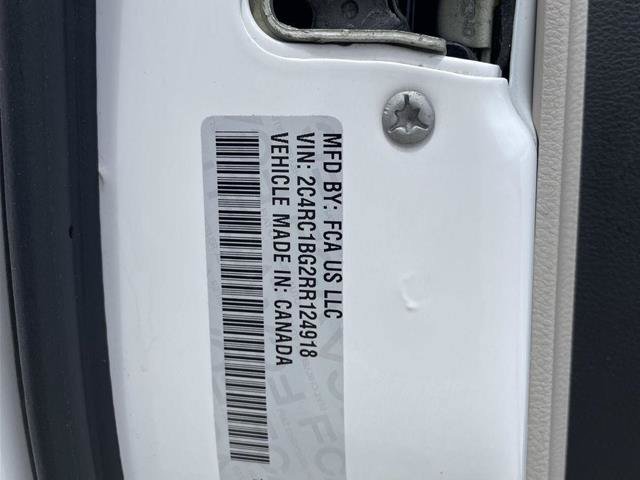 Used 2024 Chrysler Pacifica Touring-L FWD image 33