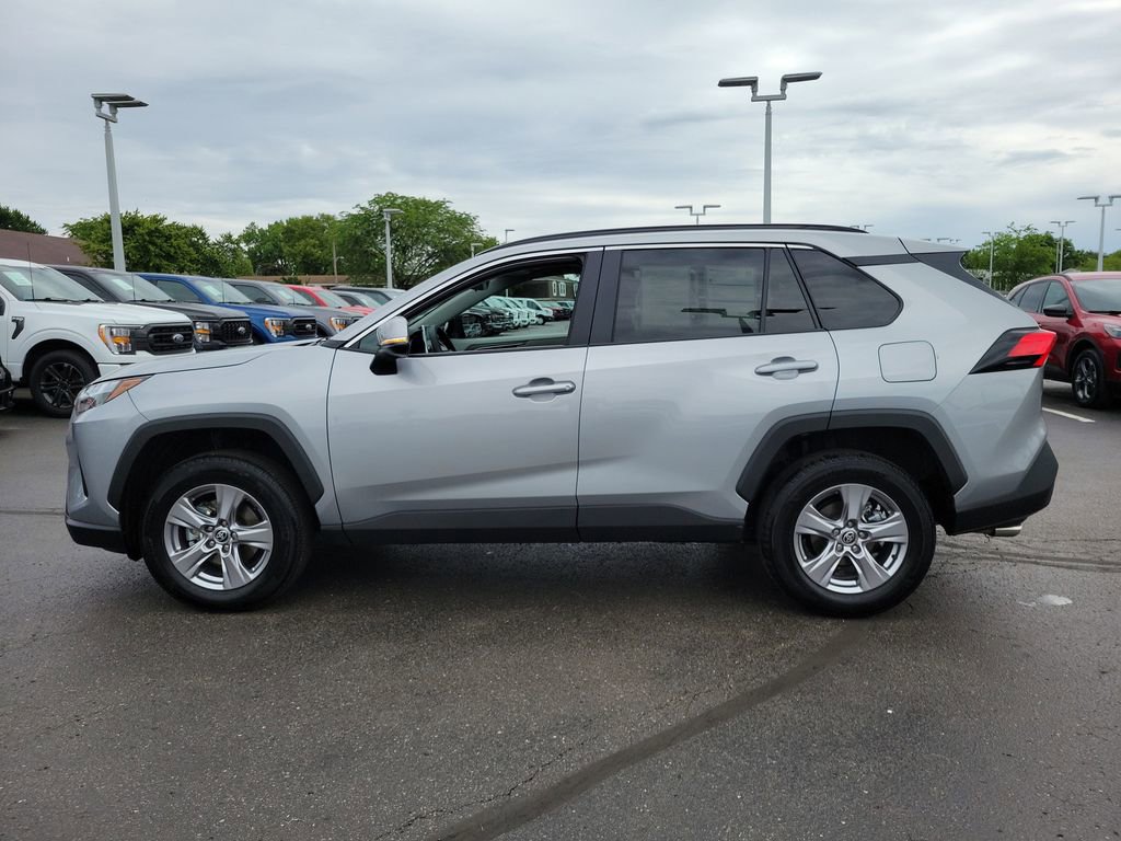 Used 2025 Toyota RAV4 XLE w/ Convenience Package AWD/4WD image 7