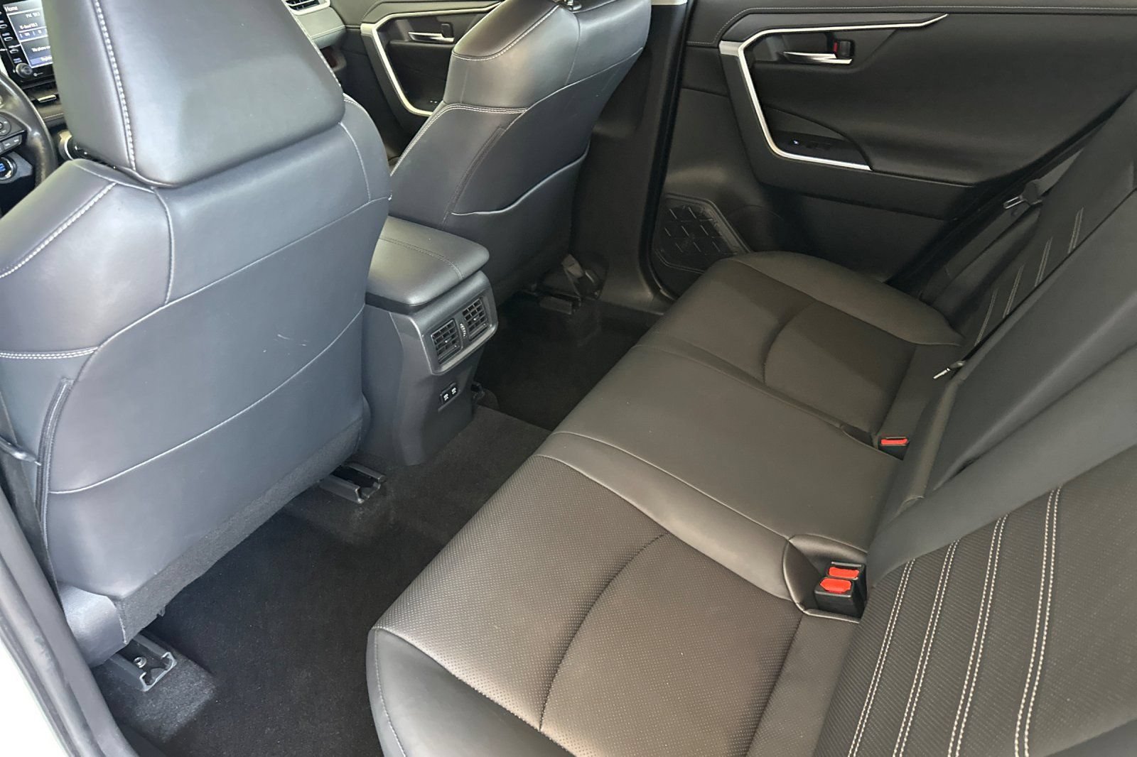 Used 2019 Toyota RAV4 Limited w/ Advanced Technology Package AWD/4WD image 12