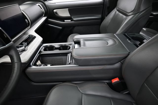 Certified 2025 Ford Expedition Active AWD/4WD image 27
