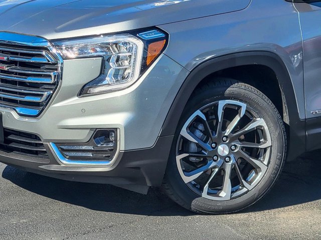 Used 2023 GMC Terrain SLT w/ Infotainment Package II image 10