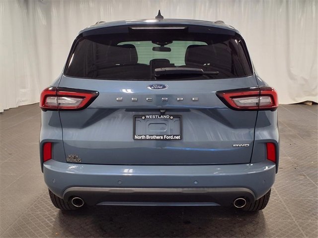 Certified 2023 Ford Escape ST-Line Select w/ Tech Pack #1 image 3