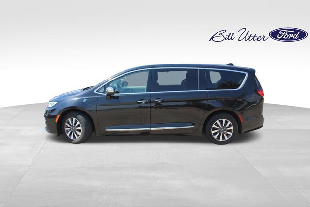 Used 2023 Chrysler Pacifica Limited FWD image 8