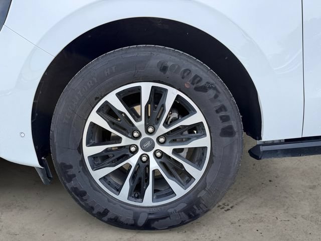 Certified 2025 Ford Expedition Platinum AWD/4WD image 9