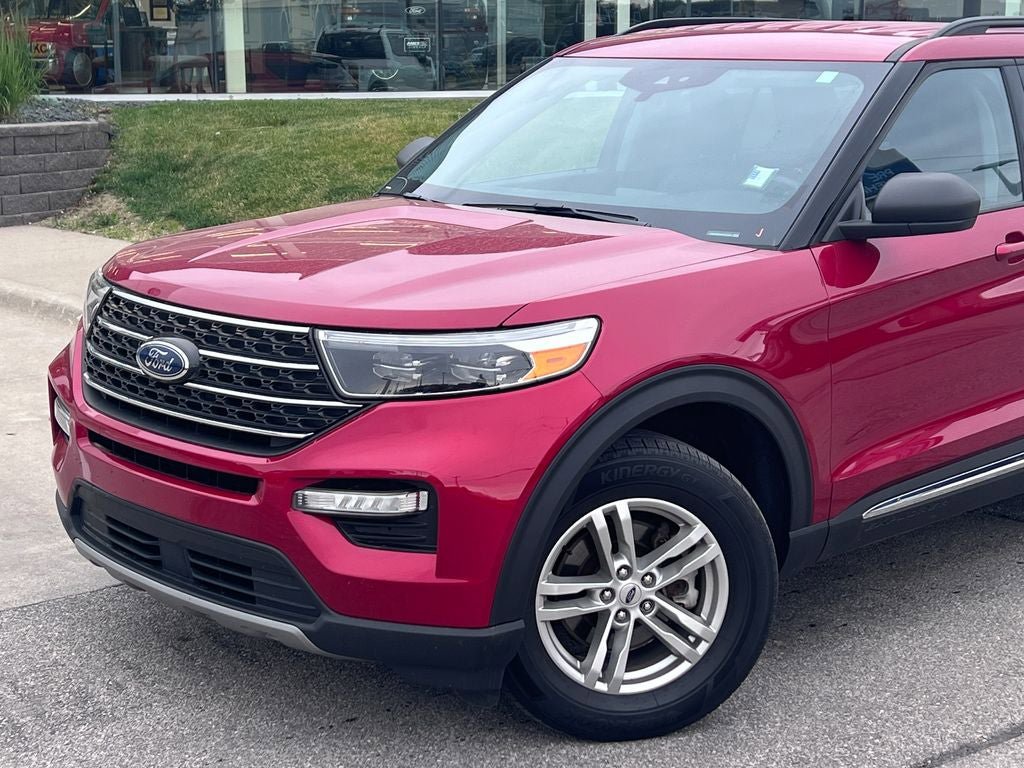 Certified 2023 Ford Explorer XLT w/ Equipment Group 202A AWD/4WD image 2
