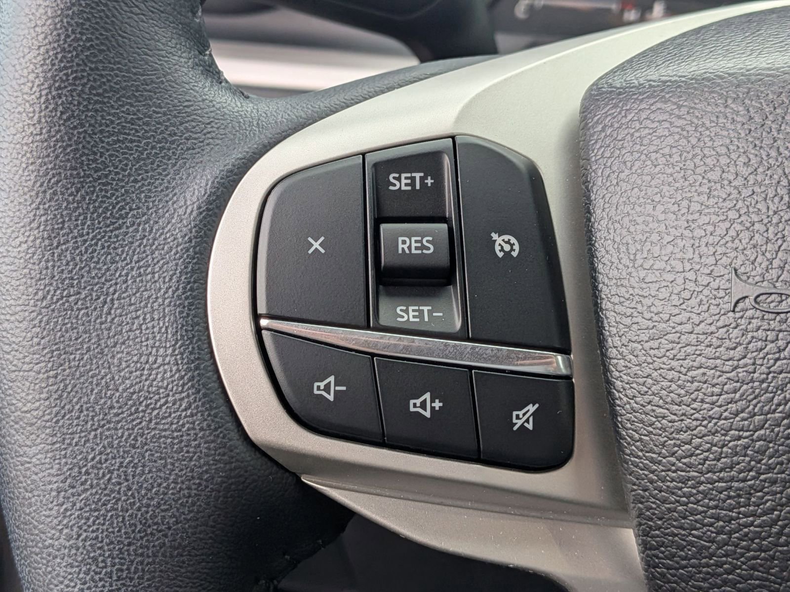 Certified 2024 Ford Explorer XLT w/ Equipment Group 202A AWD/4WD image 19