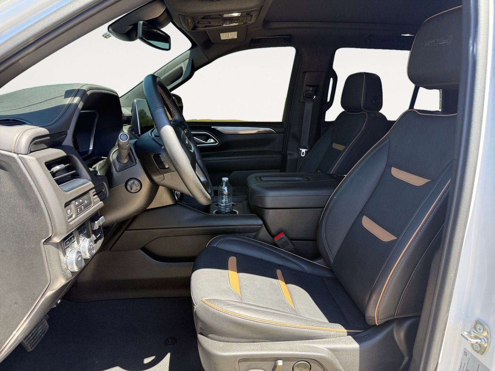 Used 2023 GMC Yukon AT4 w/ LPO, Floor Liner Package AWD/4WD image 9
