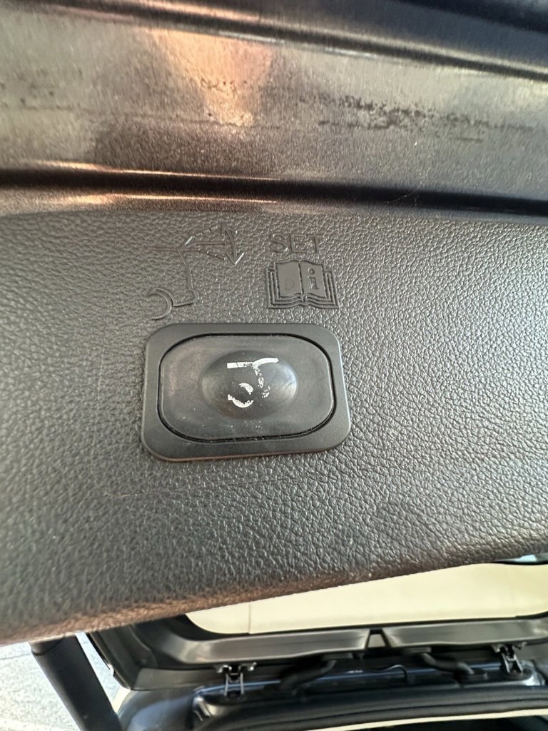 Certified 2019 Ford Escape SEL image 16