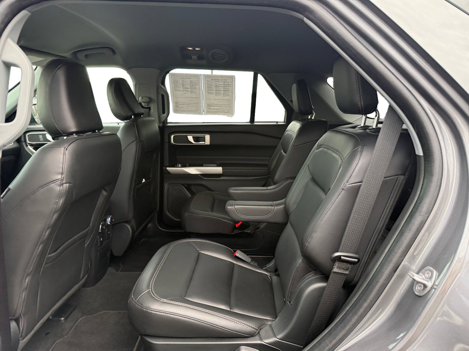 Certified 2022 Ford Explorer XLT w/ Equipment Group 202A image 16