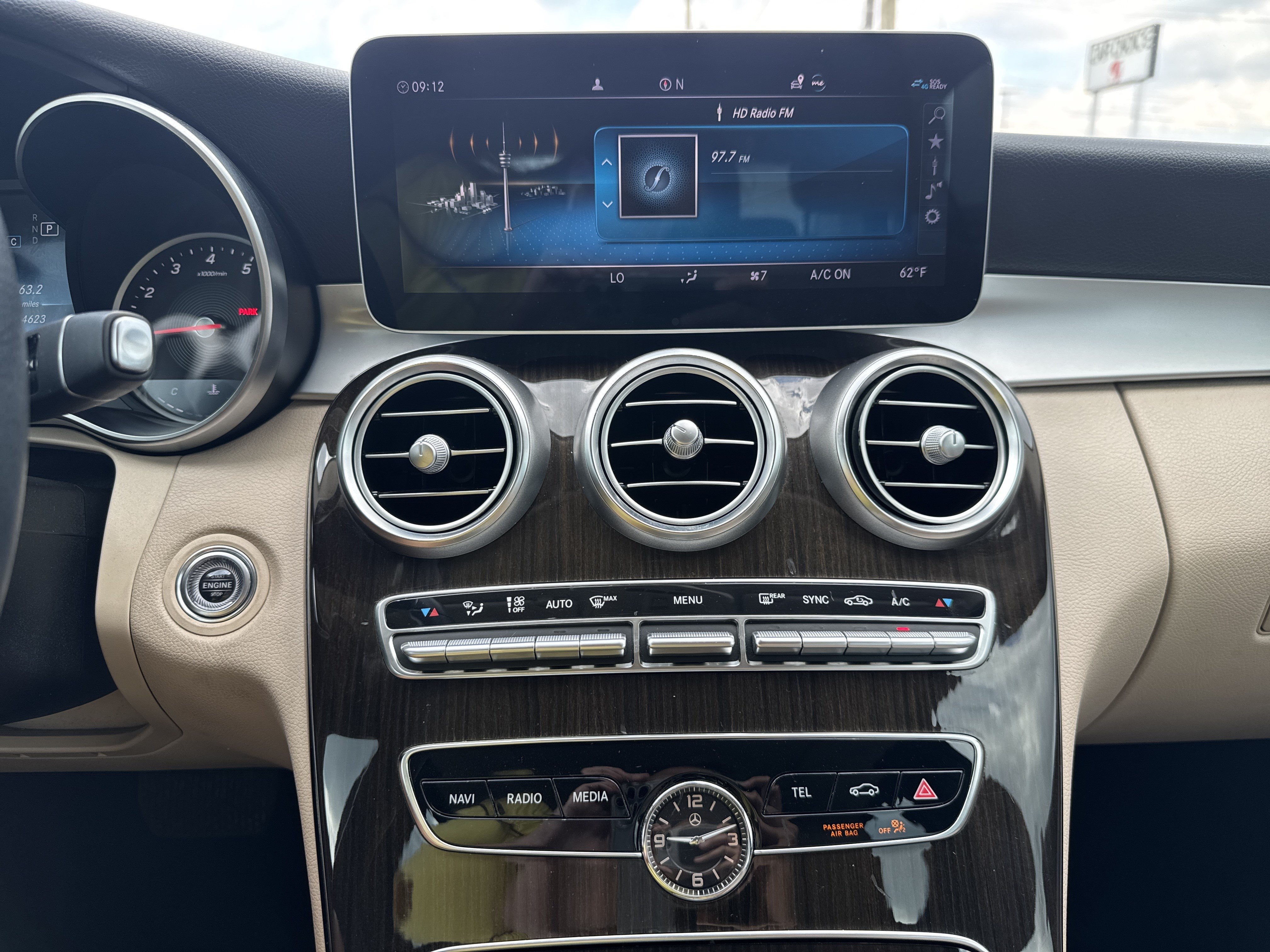 Used 2019 Mercedes-Benz C 300 Sedan image 19