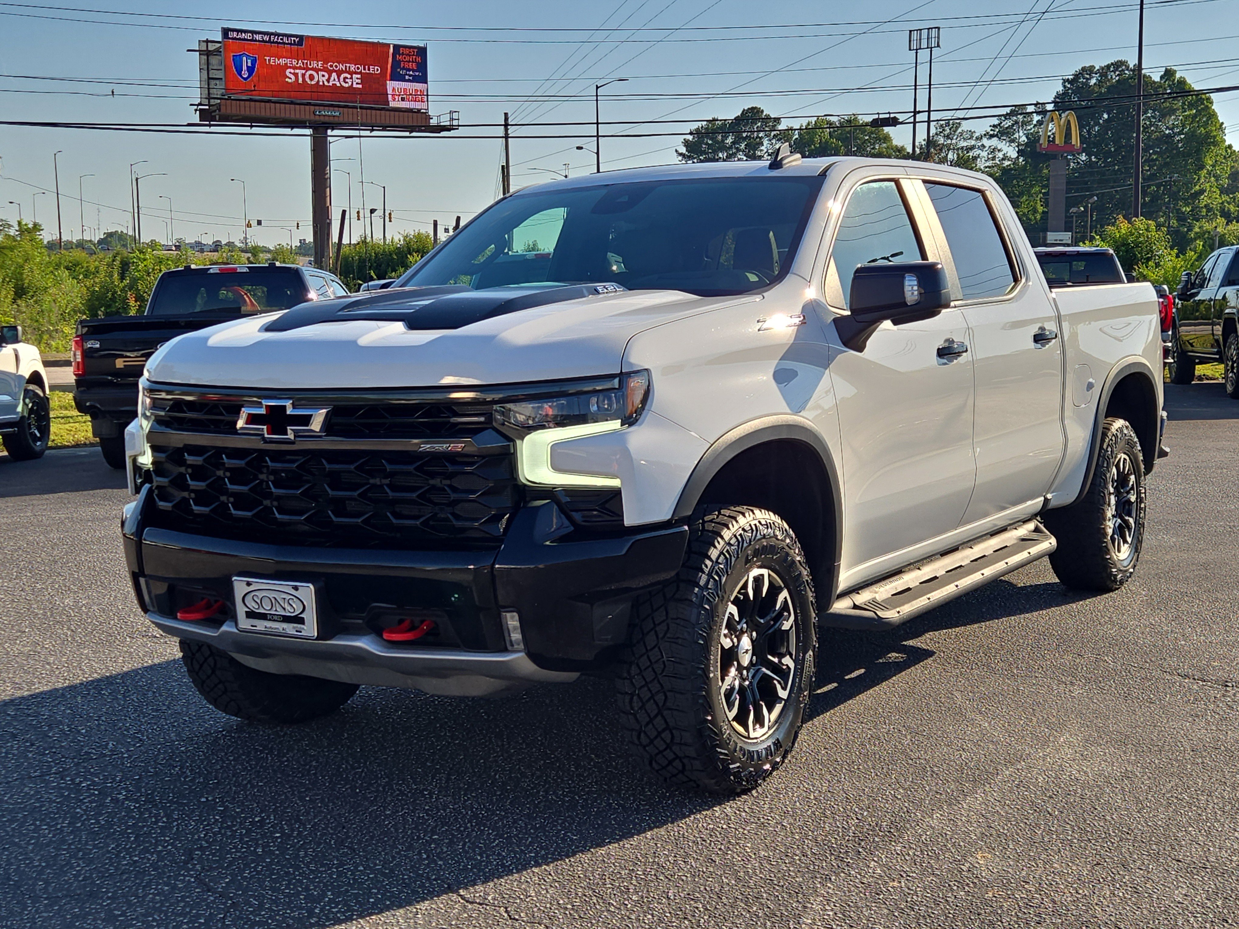 Used 2024 Chevrolet Silverado 1500 ZR2 w/ Technology Package AWD/4WD image 2