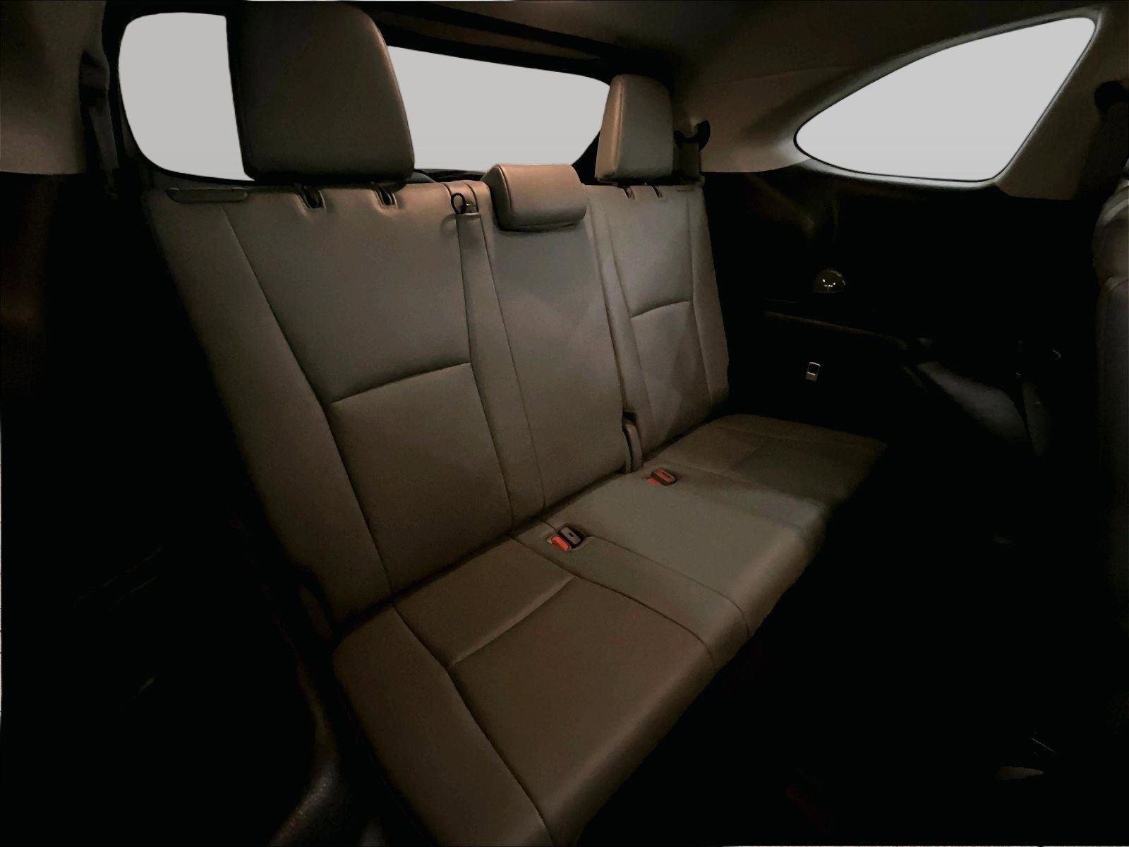 Used 2020 Toyota Highlander XLE AWD/4WD image 27