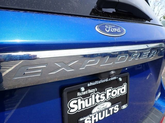 Certified 2021 Ford Explorer XLT w/ Equipment Group 202A AWD/4WD image 5