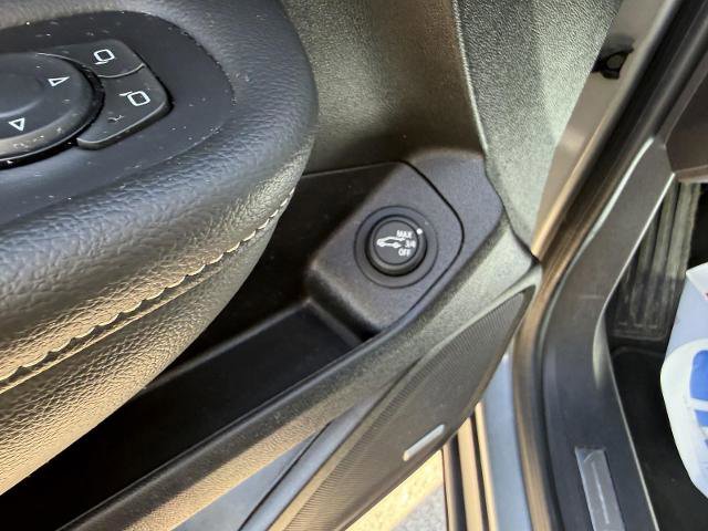 Used 2024 GMC Terrain Denali image 14