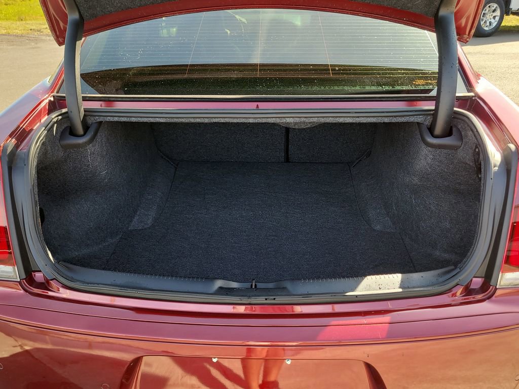 Used 2023 Chrysler 300 Touring L image 8