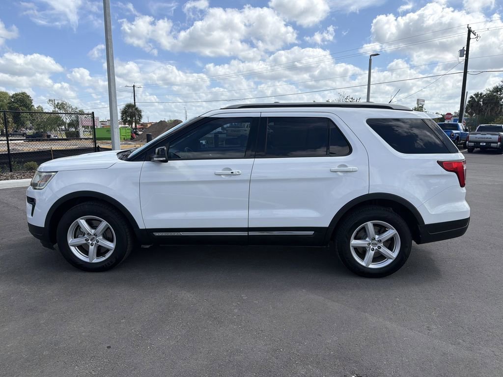 Certified 2018 Ford Explorer XLT w/ Equipment Group 202A image 7