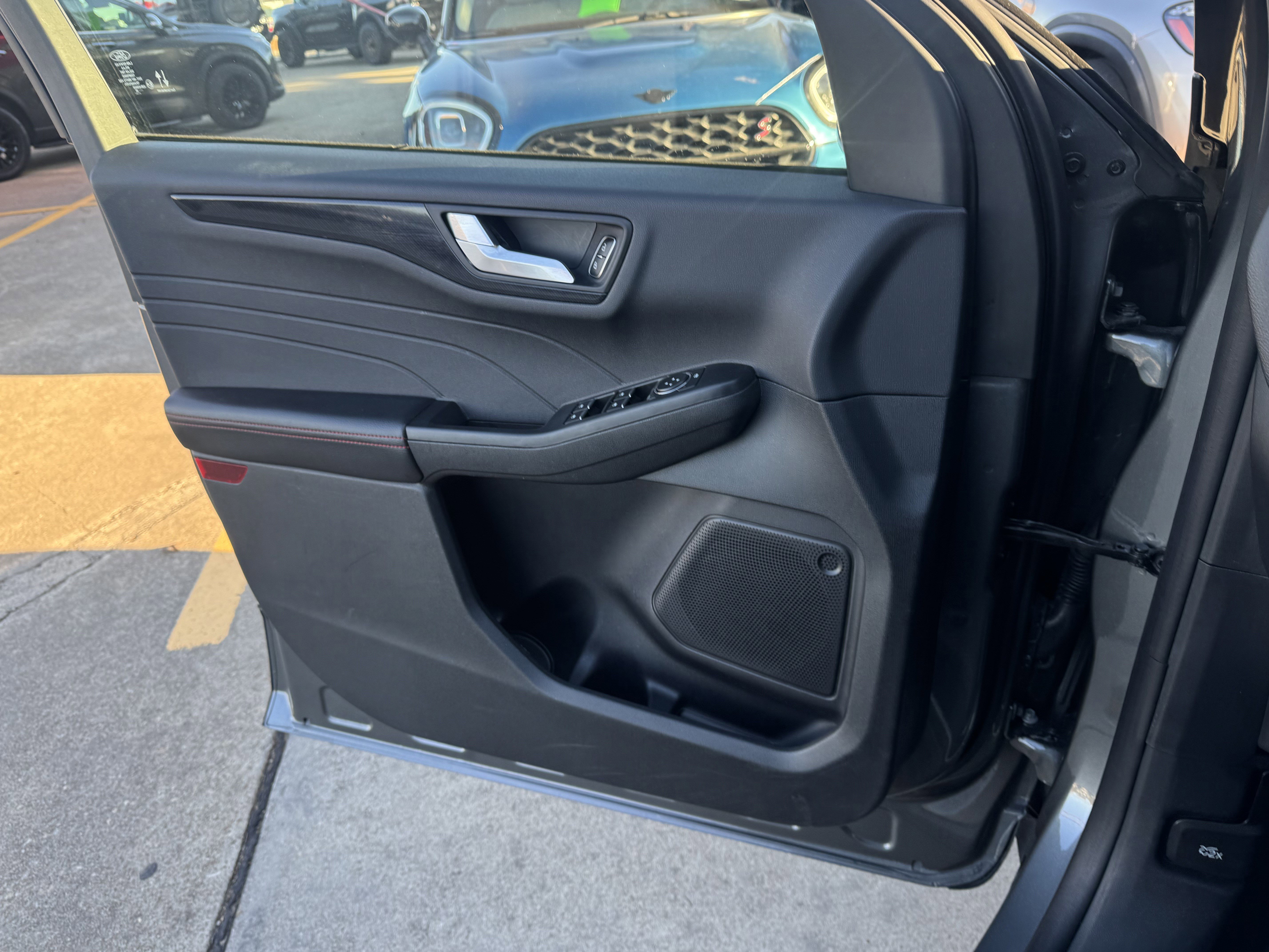 Certified 2025 Ford Escape ST-Line image 21