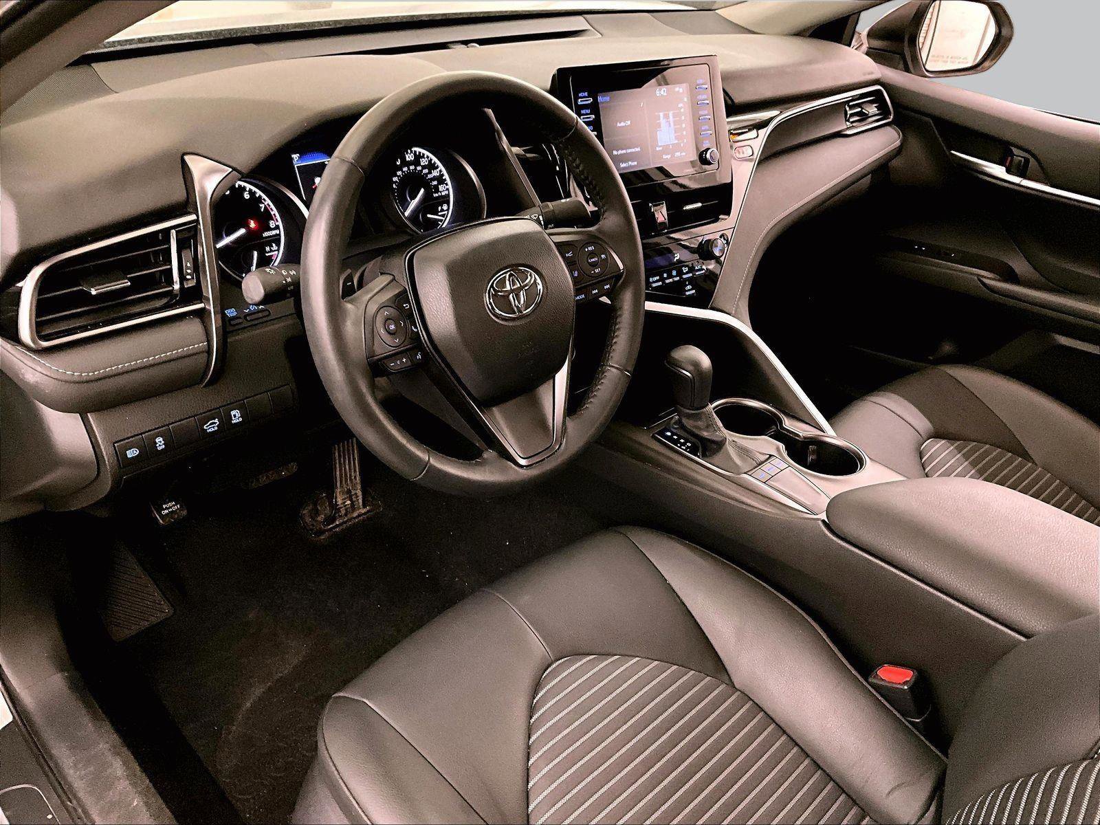 Used 2024 Toyota Camry SE FWD image 12