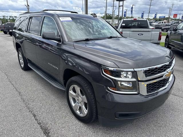 Used 2017 Chevrolet Suburban LT RWD image 3