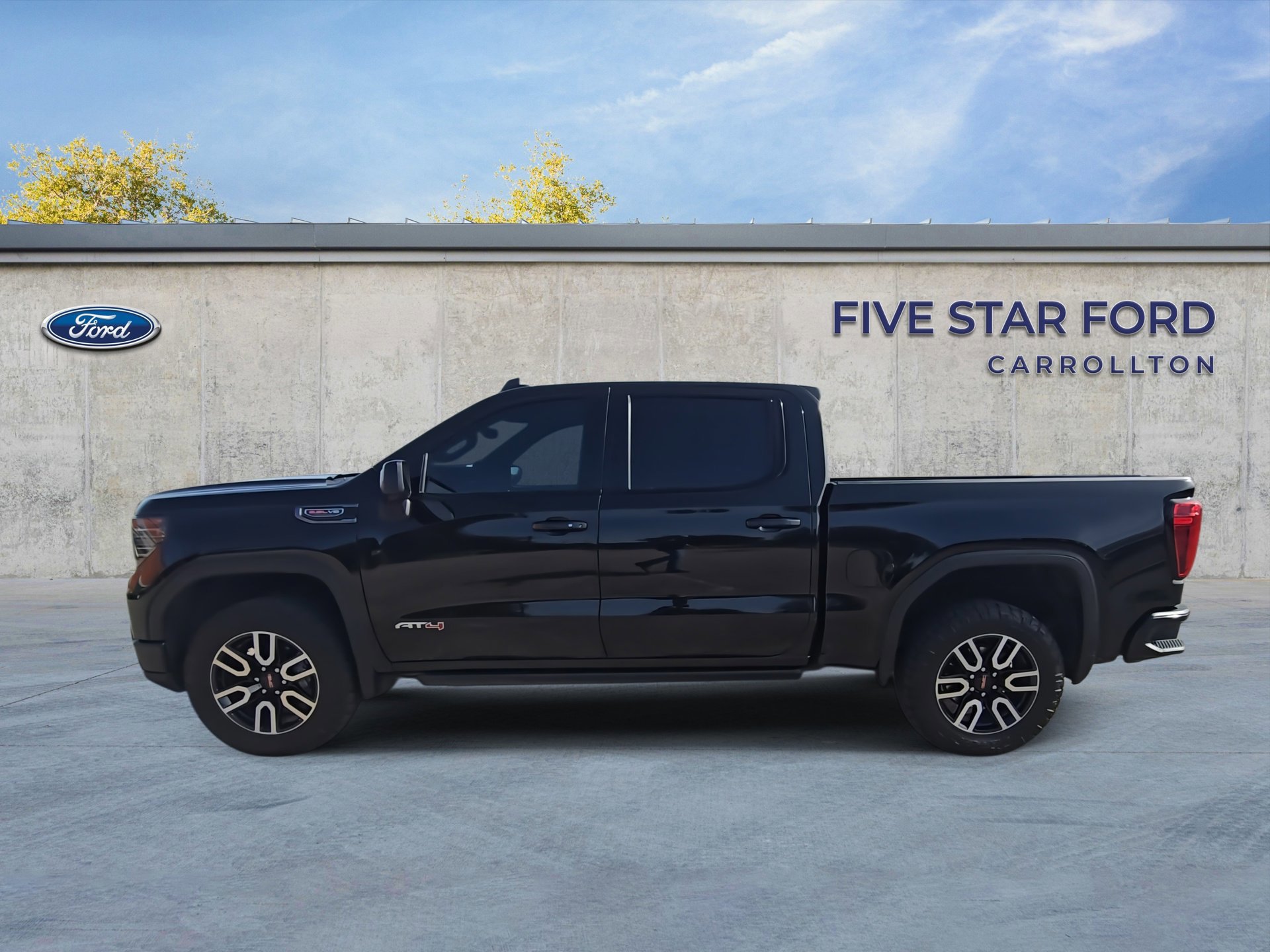 Used 2023 GMC Sierra 1500 AT4 w/ Technology Package image 2