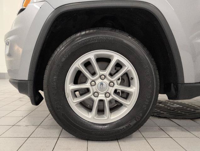 Used 2020 Jeep Grand Cherokee Laredo AWD/4WD image 4