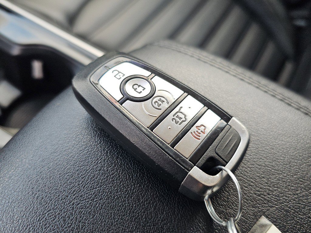 Certified 2020 Ford Edge SEL w/ Convenience Package image 31