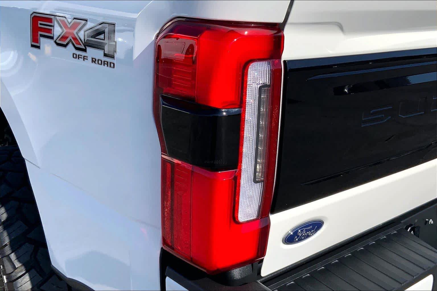 Certified 2025 Ford F250 Platinum w/ FX4 Off-Road Package AWD/4WD image 26
