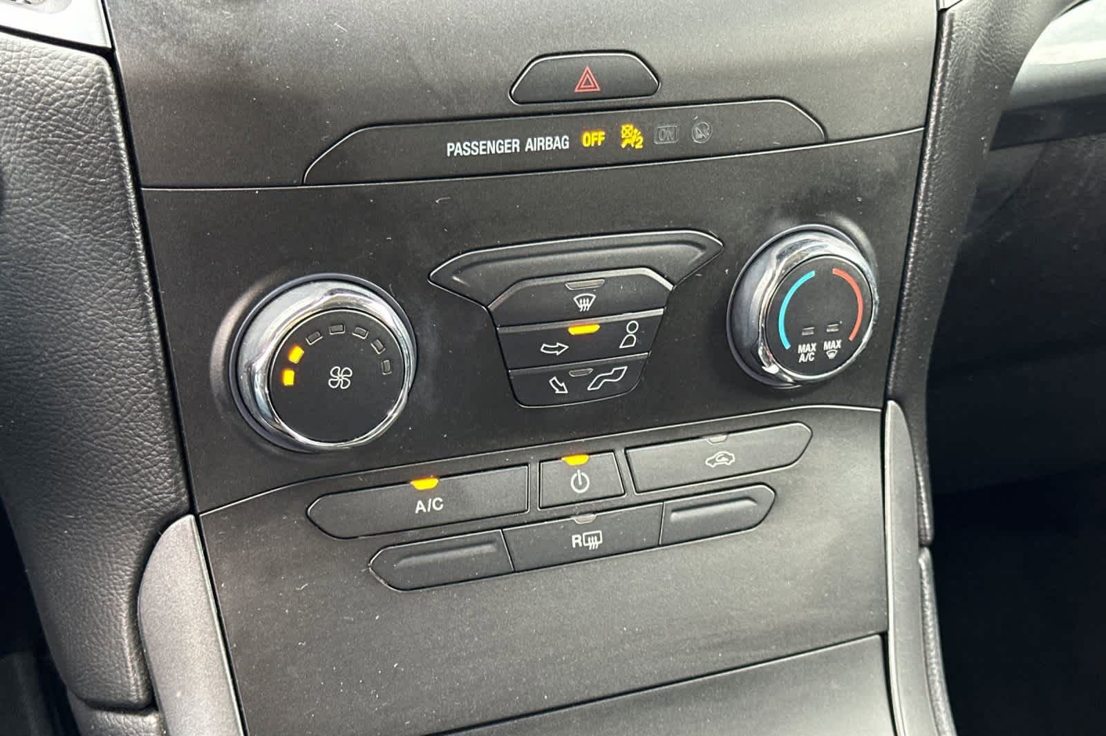 Certified 2019 Ford Edge SE w/ Cargo Accessory Package FWD image 21