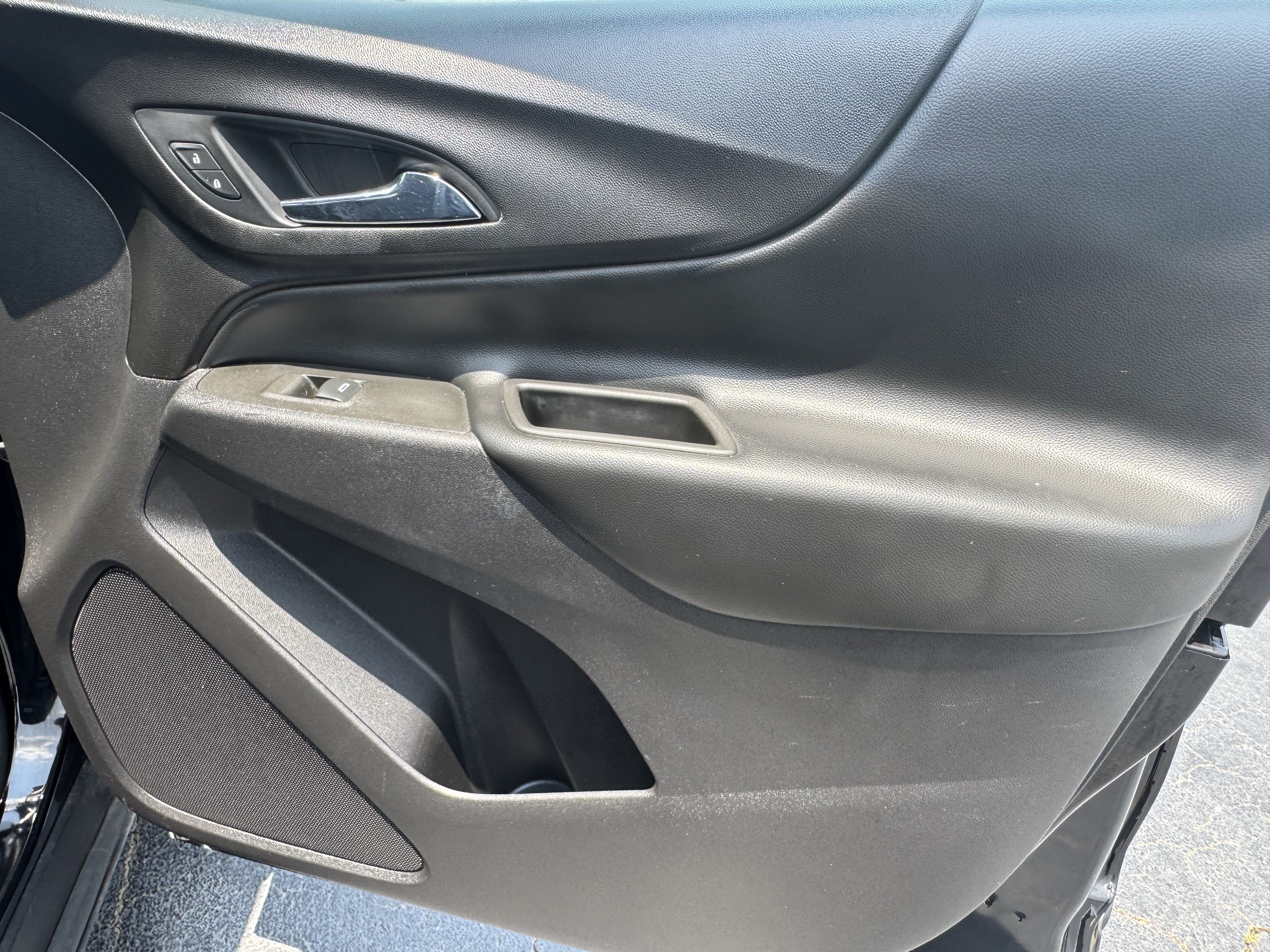 Used 2020 Chevrolet Equinox LT FWD image 16