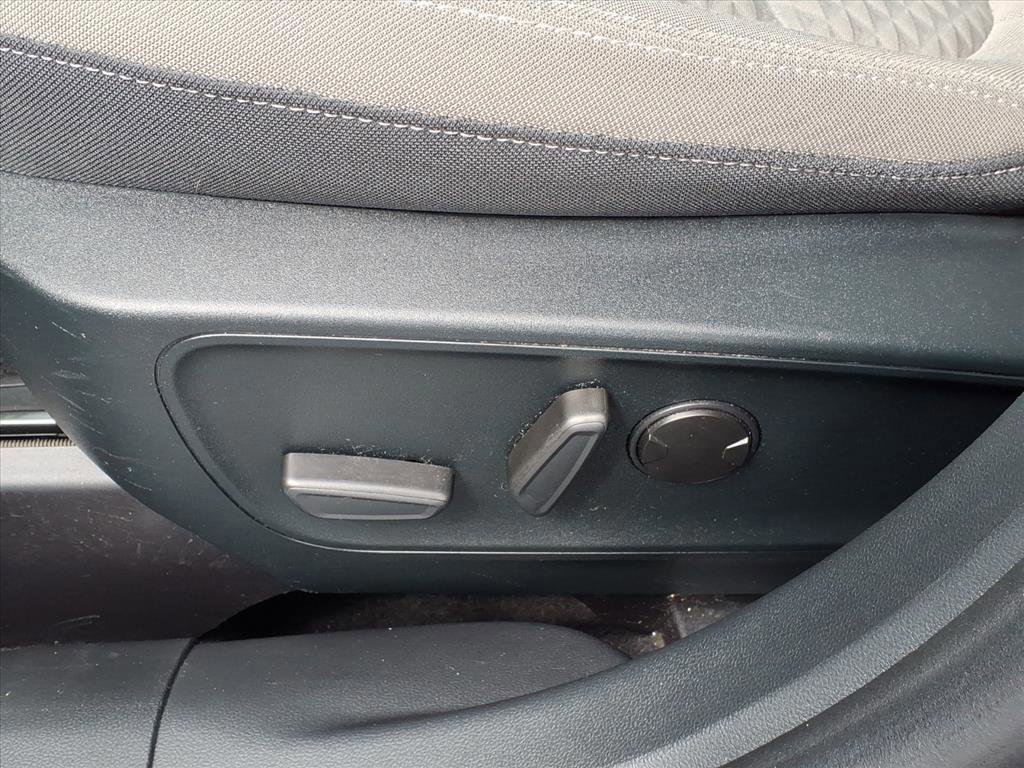 Certified 2020 Ford Escape SE image 12