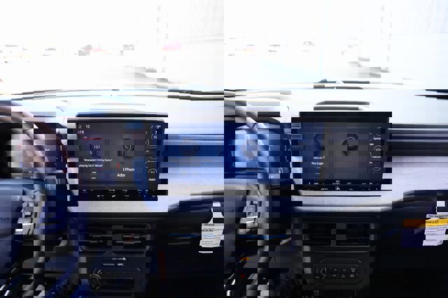 Certified 2025 Ford Maverick XLT w/ XLT Luxury Package image 18