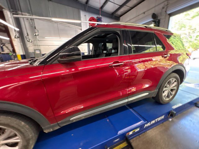 Certified 2021 Ford Explorer Limited w/ Equipment Group 301A AWD/4WD image 7