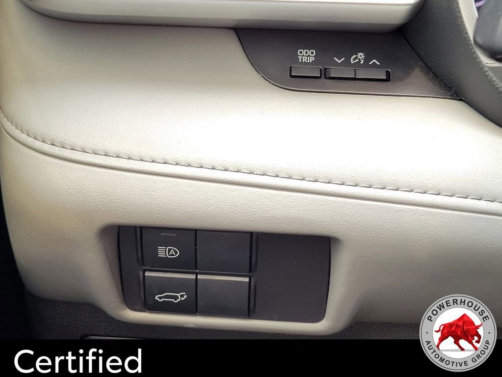 Used 2020 Toyota Highlander XLE FWD image 29