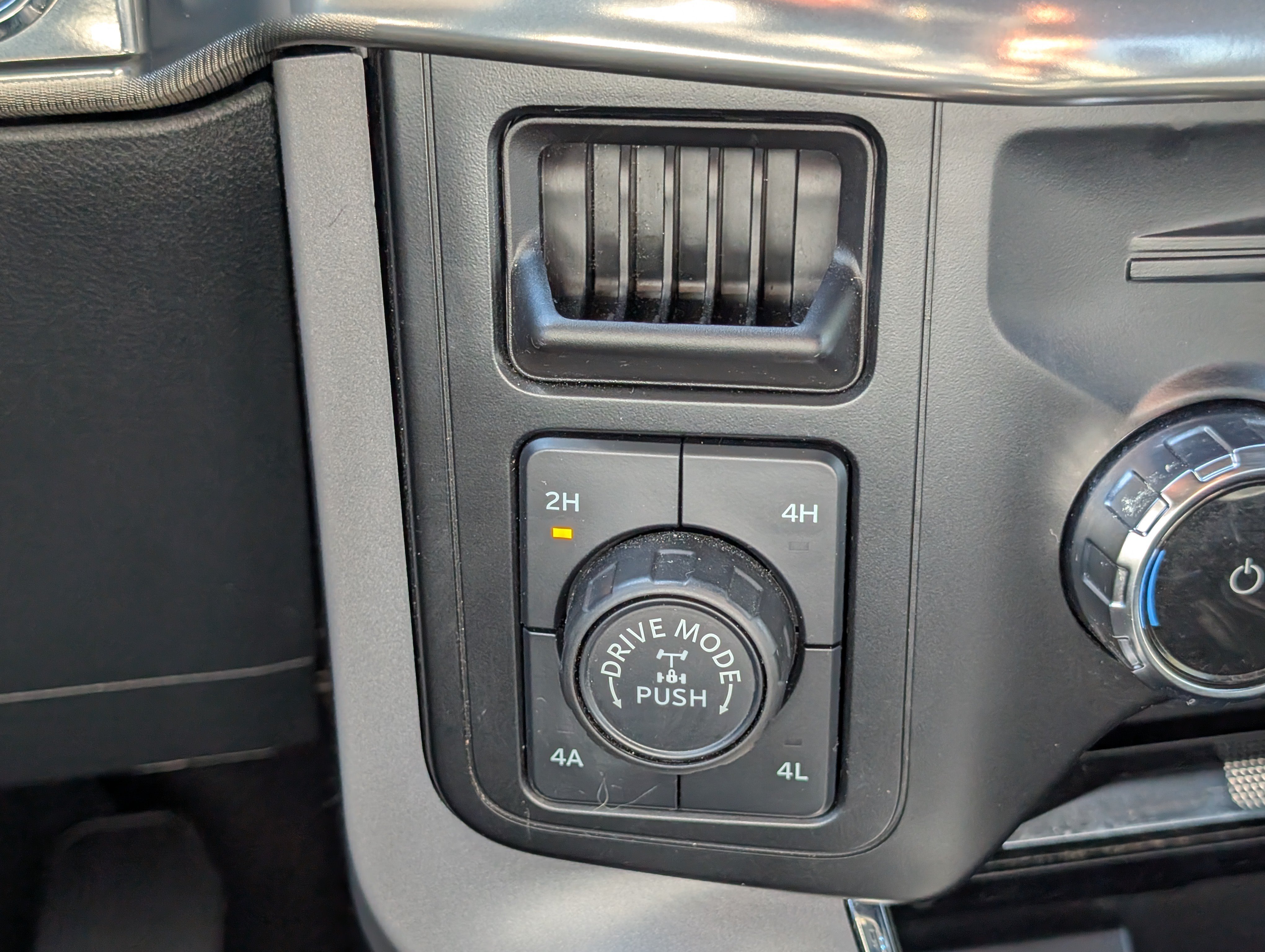 Certified 2024 Ford F150 Lariat AWD/4WD image 26
