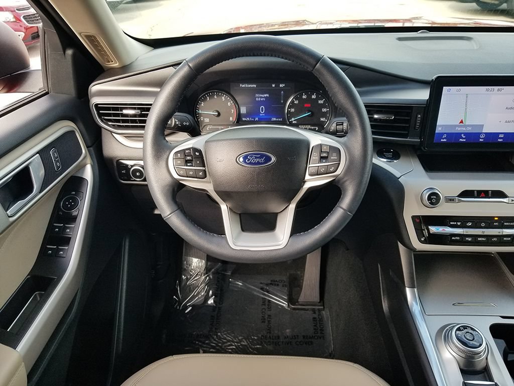Certified 2023 Ford Explorer XLT w/ Equipment Group 202A AWD/4WD image 14