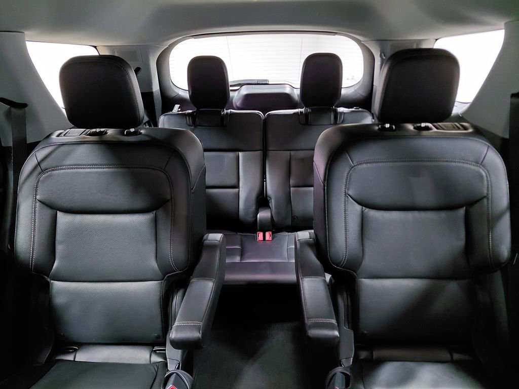 Certified 2022 Ford Explorer Limited AWD/4WD image 3