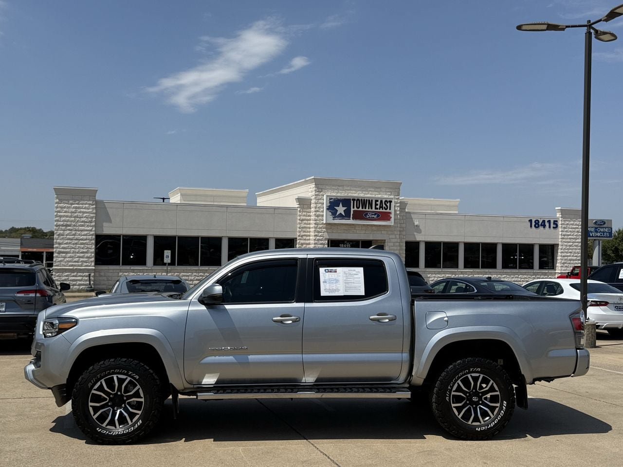 Used 2023 Toyota Tacoma TRD Sport w/ Technology Package AWD/4WD image 3