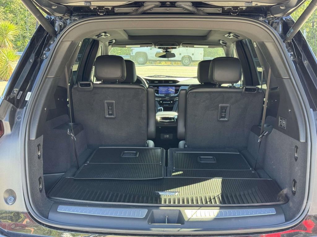 Used 2024 Cadillac XT6 Premium Luxury w/ LPO, Floor Liner Package FWD image 21