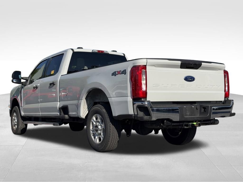 Certified 2025 Ford F250 XLT AWD/4WD image 5
