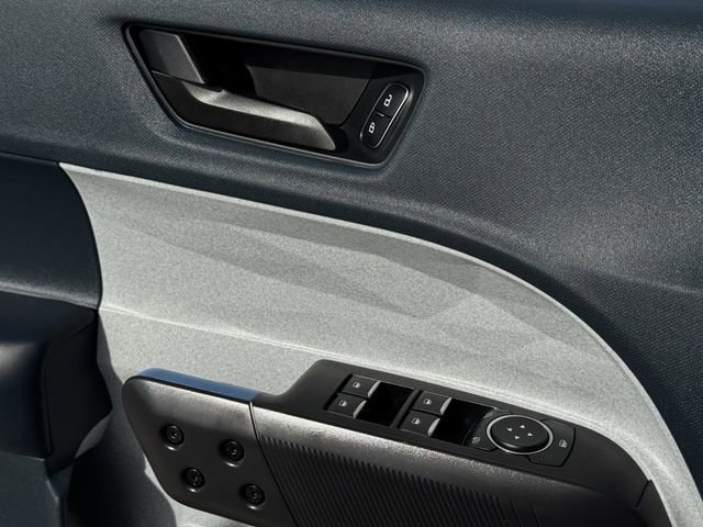 Certified 2025 Ford Maverick XLT image 24