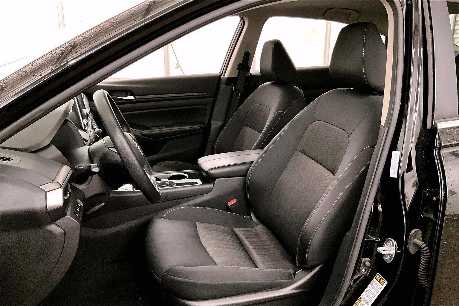 Used 2024 Nissan Altima 2.5 SV image 24