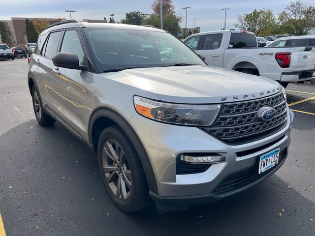 Certified 2021 Ford Explorer XLT w/ Equipment Group 202A AWD/4WD image 1