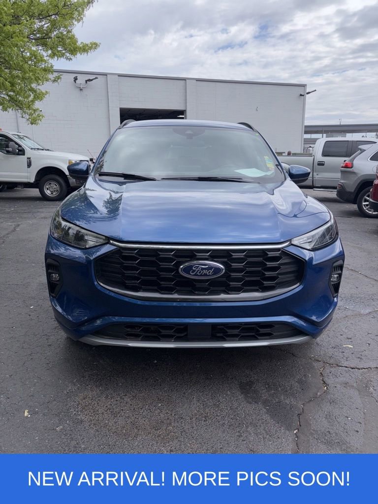 Certified 2023 Ford Escape ST-Line Select AWD/4WD image 8