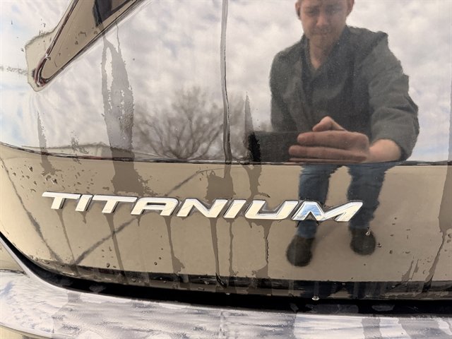 Certified 2022 Ford Edge Titanium AWD/4WD image 9