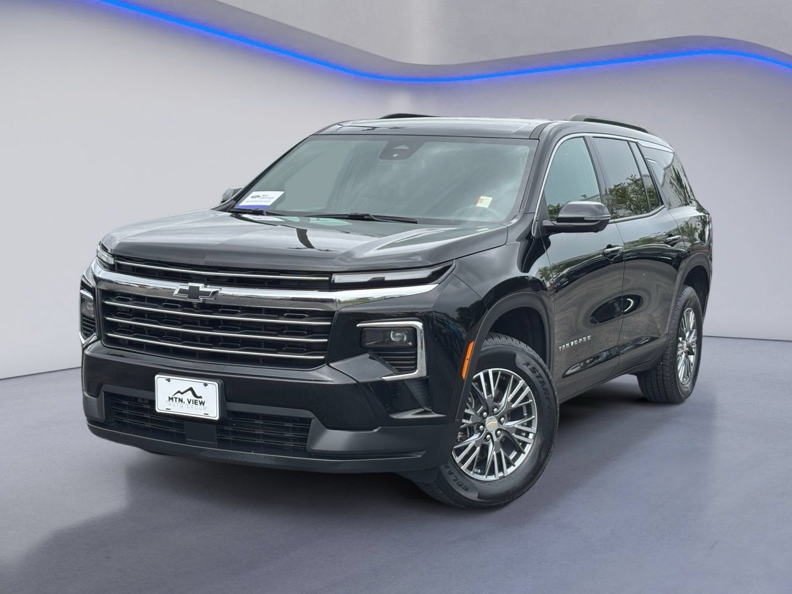 Used 2024 Chevrolet Traverse LT FWD video 2